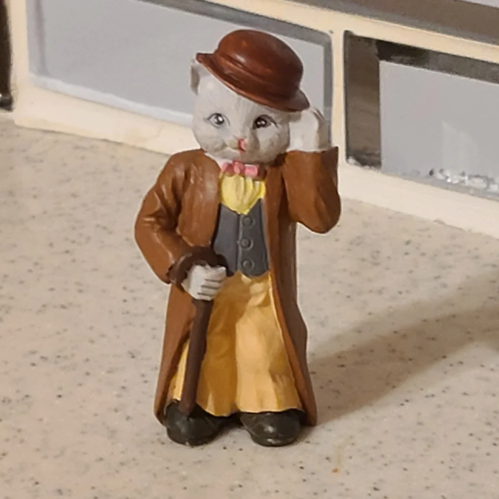 1991 JC kitty Miniature  Resin Figurine for sale mix and match today bun…